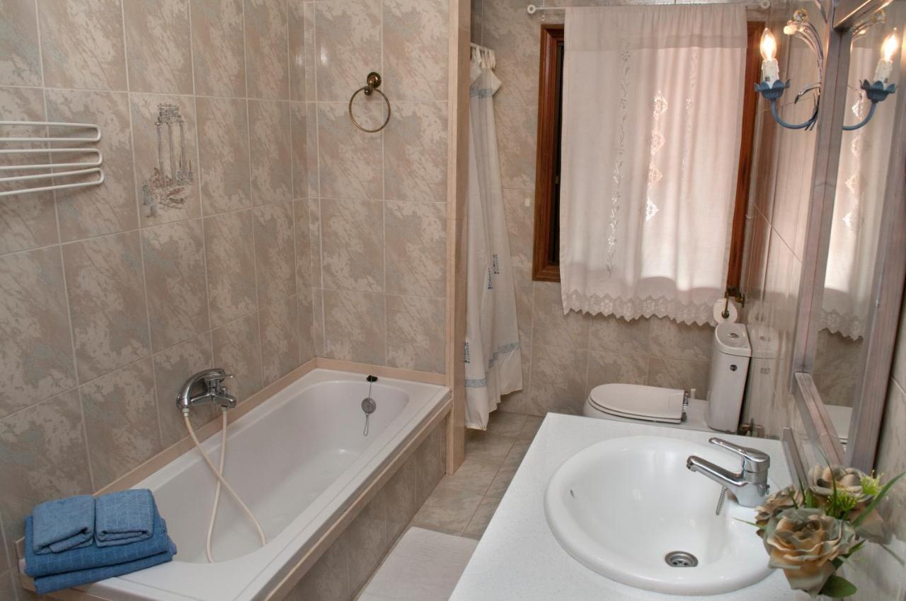 Vivienda Vacacional Floratere アロナ エクステリア 写真